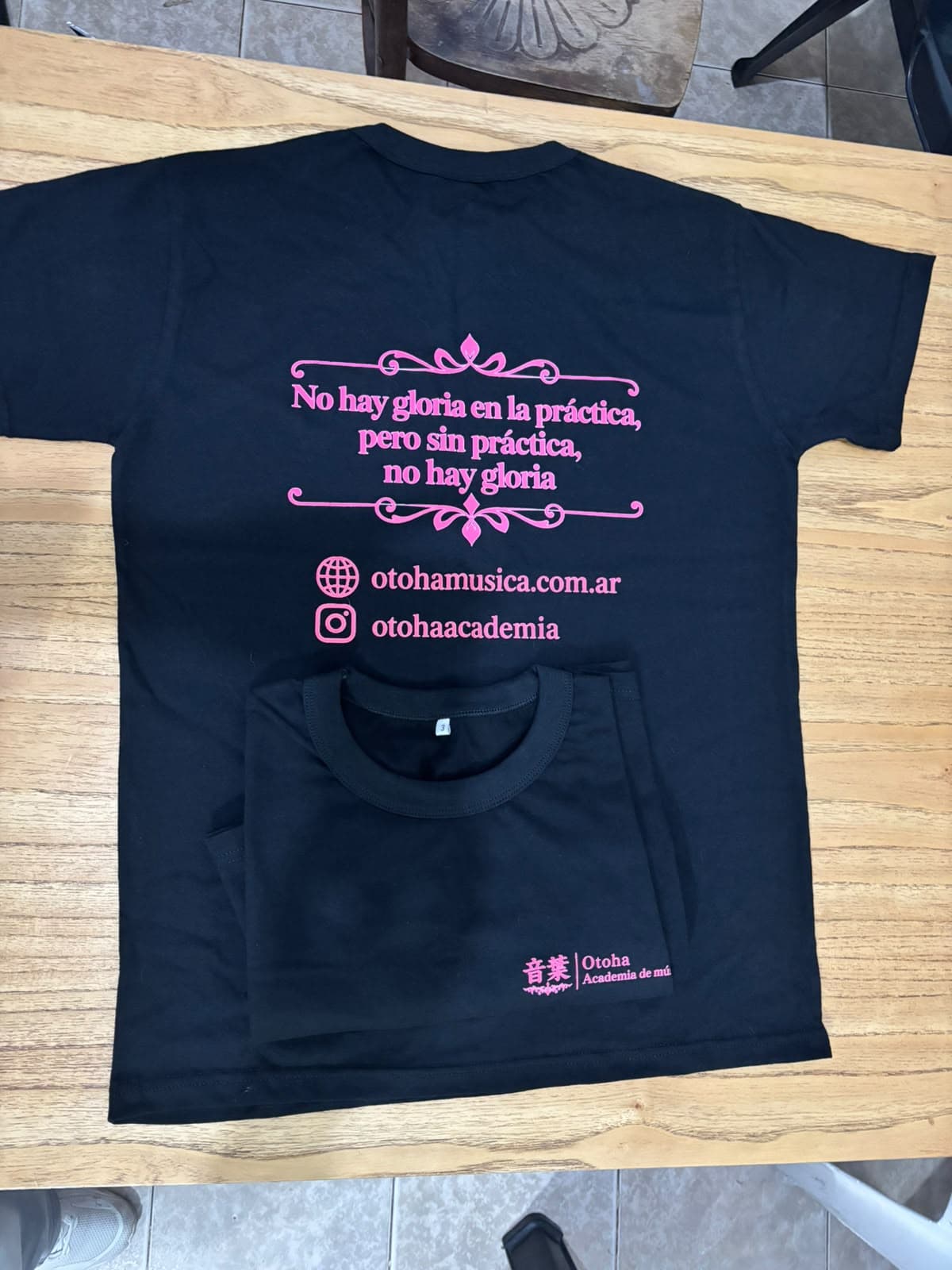 Remera de Otoha